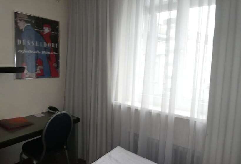 هتل Monopol City Centre