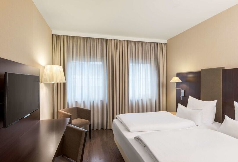 هتل NH Düsseldorf Königsallee