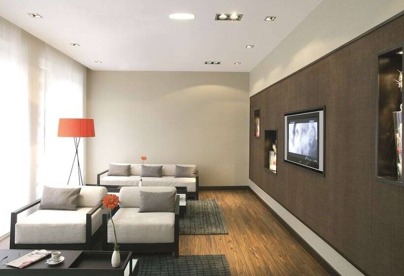 هتل NH Düsseldorf Königsallee