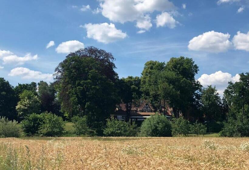 هتل Landhaus Eggert