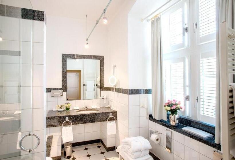 Schlosshotel Hugenpoet