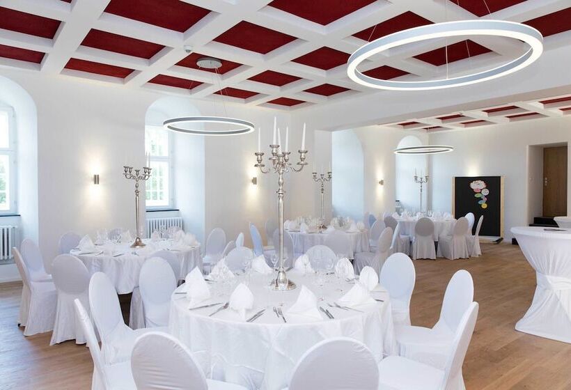 Отель Schloss Spangenberg