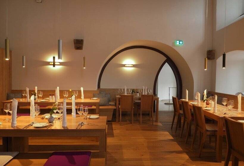 Отель Schloss Spangenberg