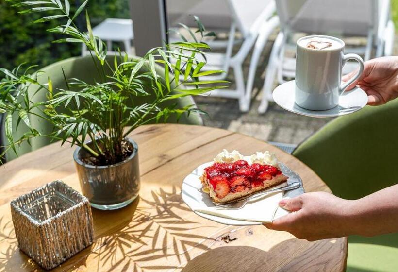 Waldhotel Tannenhäuschen