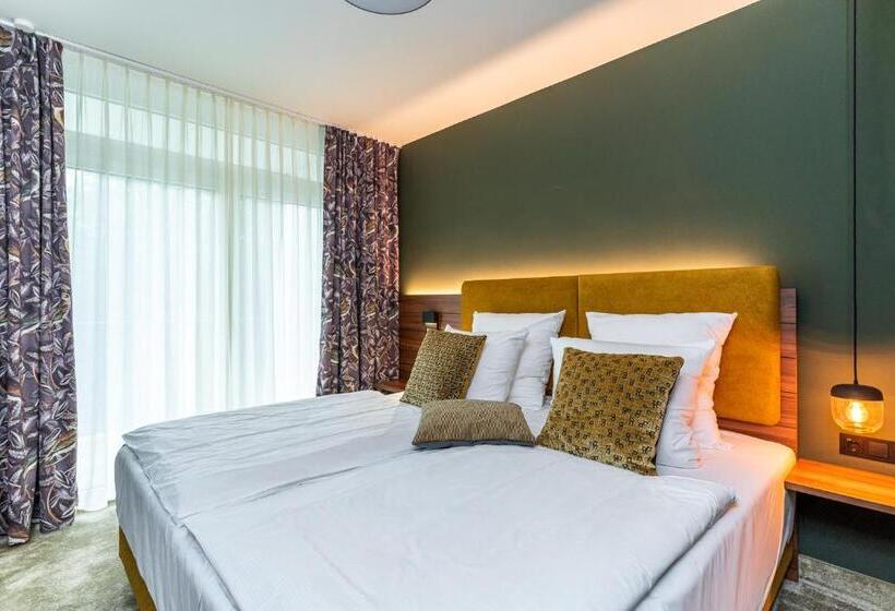 Waldhotel Tannenhäuschen