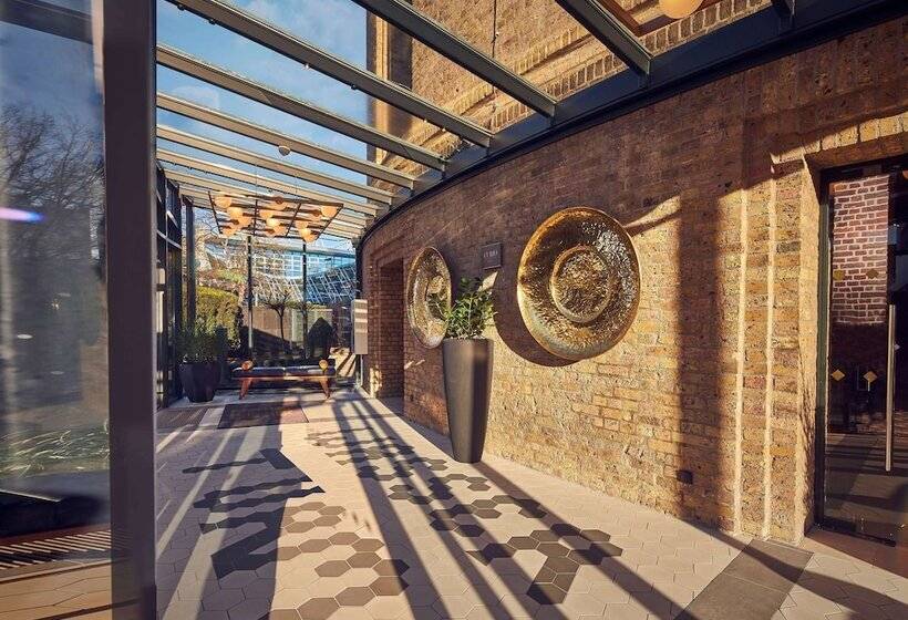 Wasserturm Hotel Cologne, Curio Collection By Hilton