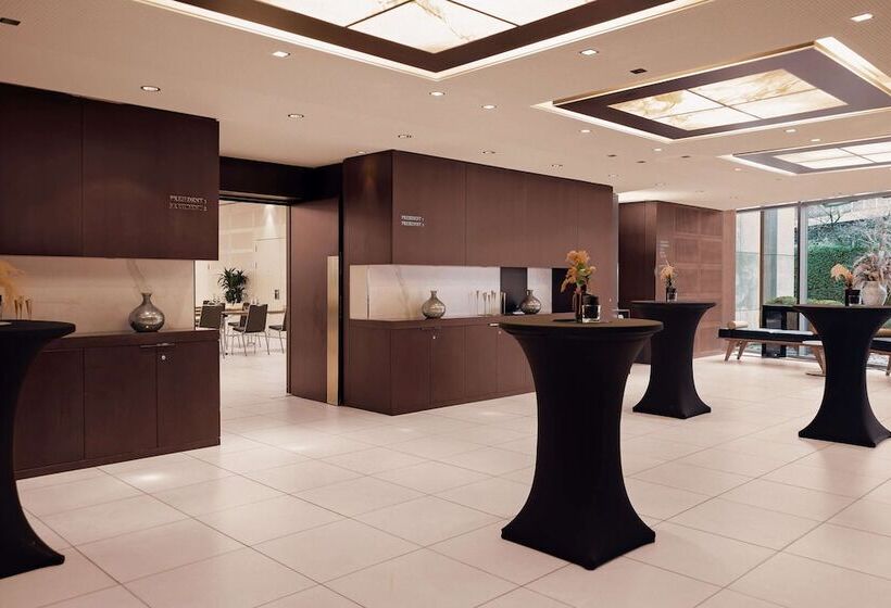 Wasserturm Hotel Cologne, Curio Collection By Hilton