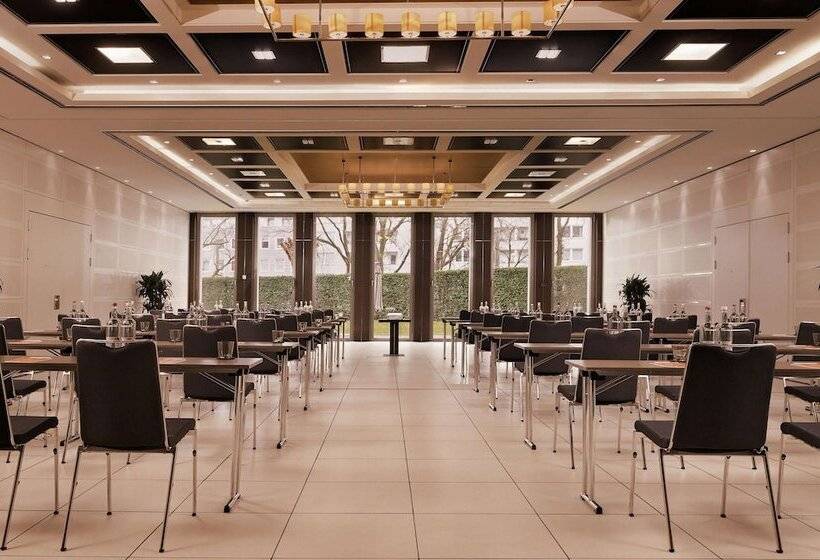 Wasserturm Hotel Cologne, Curio Collection By Hilton