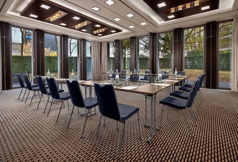 Wasserturm Hotel Cologne, Curio Collection By Hilton