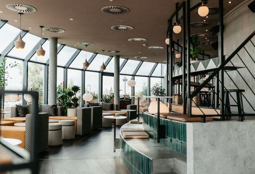 Wasserturm Hotel Cologne, Curio Collection By Hilton