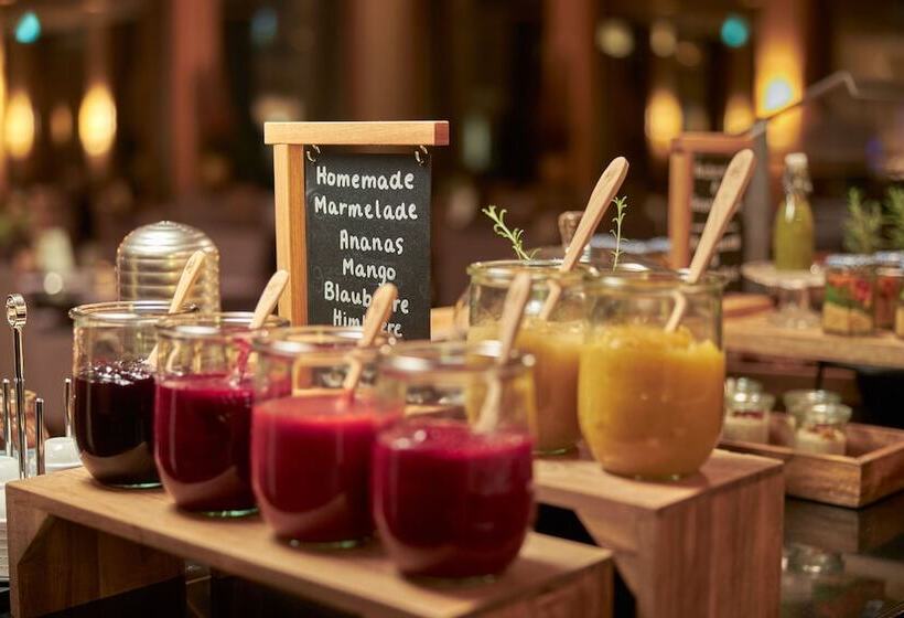 Wasserturm Hotel Cologne, Curio Collection By Hilton