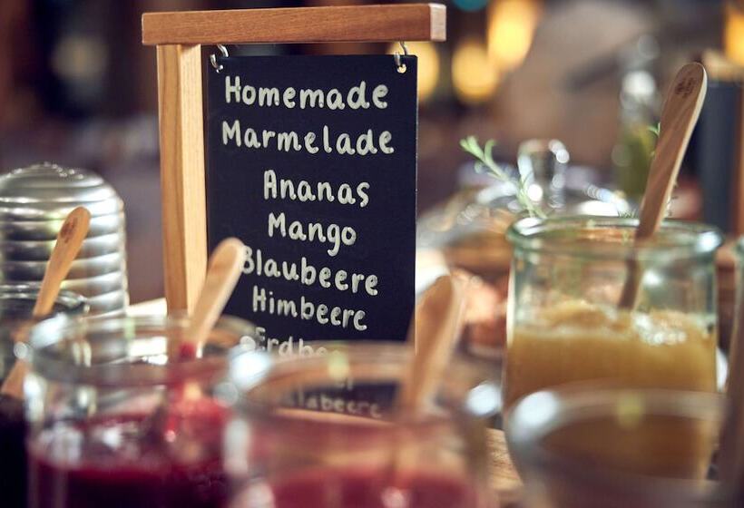 Wasserturm Hotel Cologne, Curio Collection By Hilton