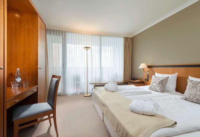 Отель Wyndham Garden Lahnstein Koblenz