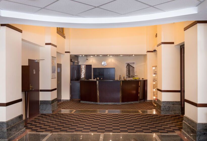 هتل Wyndham Köln