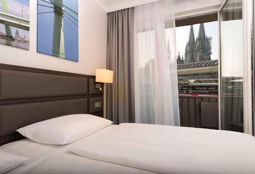 هتل Wyndham Köln