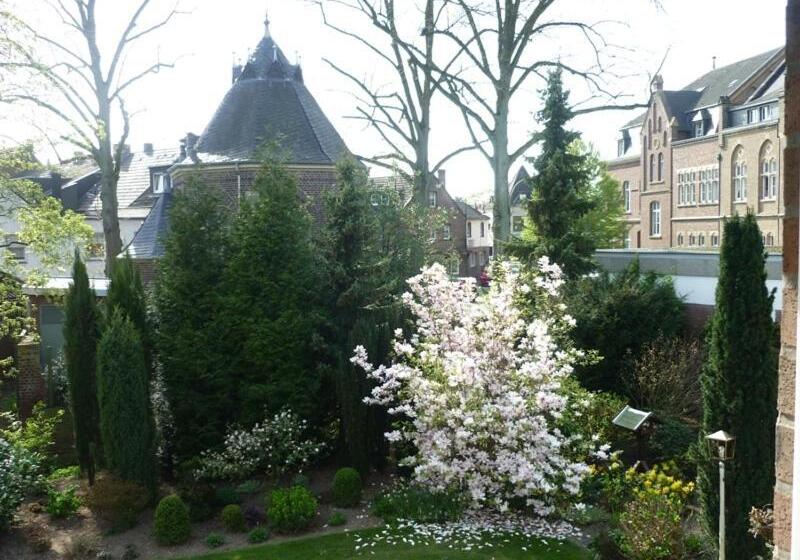 فندق Zur Brücke