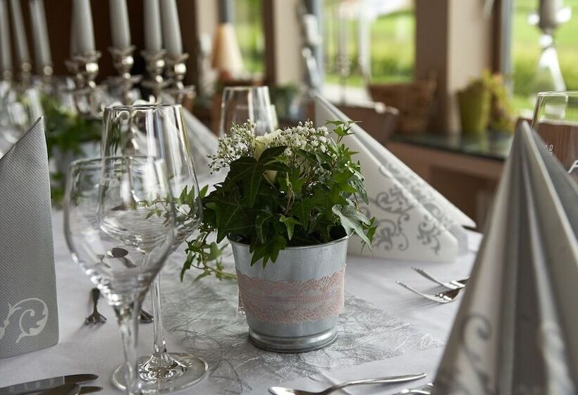 호텔 Zur Burg Sternberg