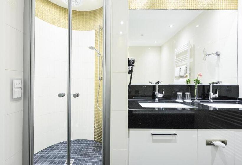 See Und Sporthotel Ankum Mit Lakeside Apartments