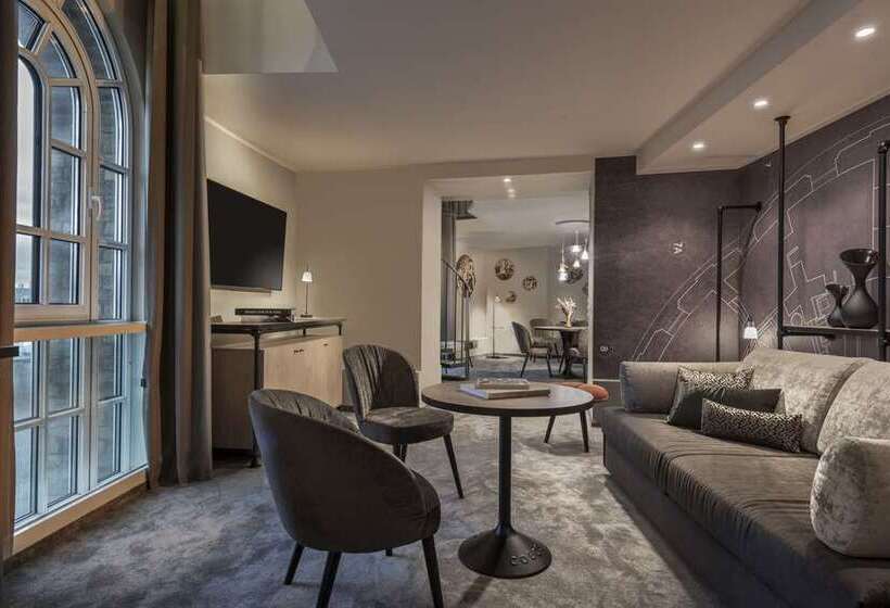 Wasserturm Hotel Cologne, Curio Collection By Hilton