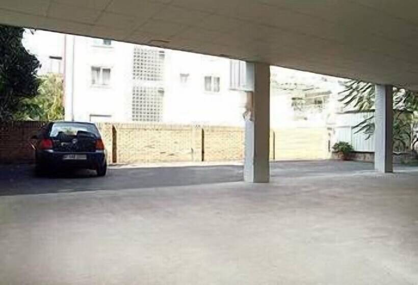 בית מלון כפרי Admiral