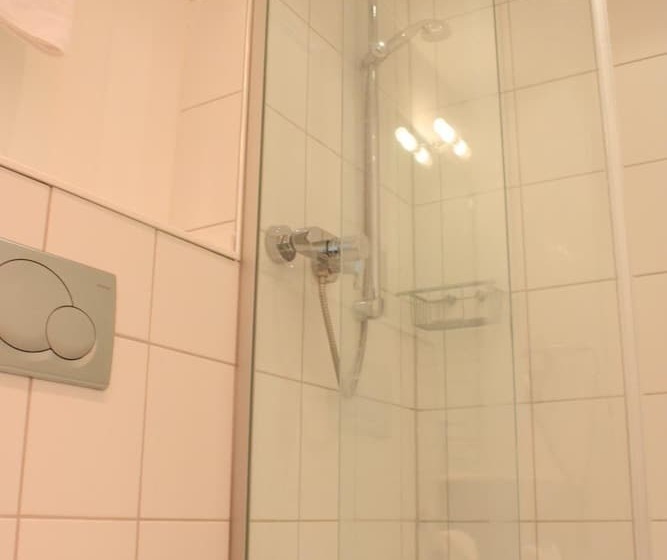 בית מלון כפרי Admiral