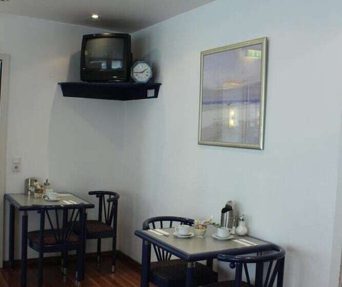 בית מלון כפרי Admiral