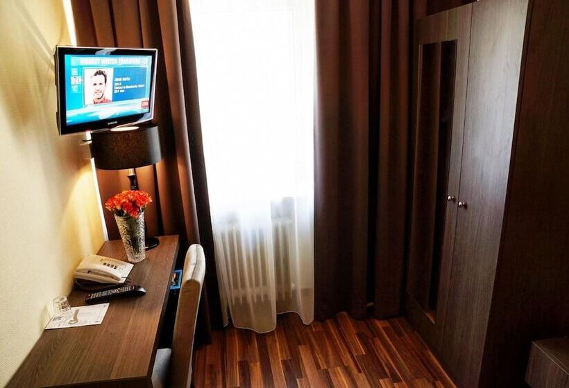 בית מלון כפרי Admiral