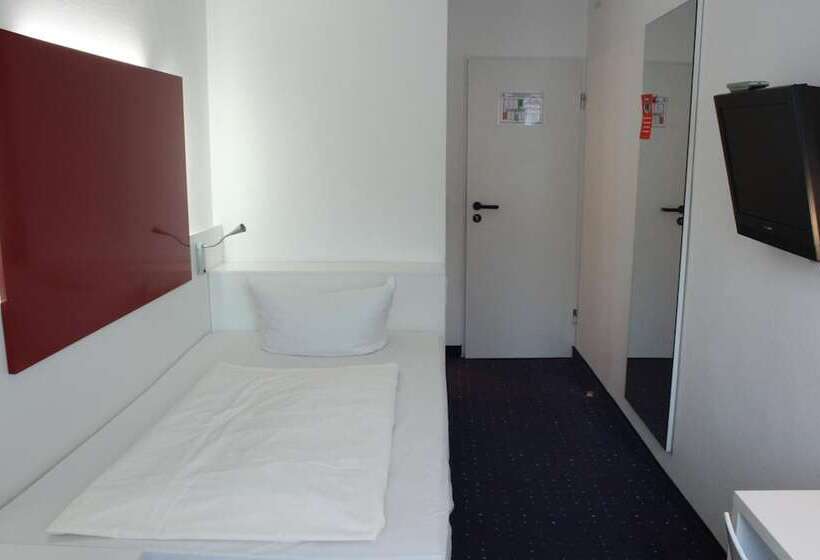 בית מלון כפרי Admiral