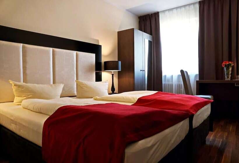 בית מלון כפרי Admiral