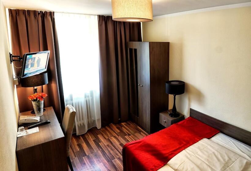 בית מלון כפרי Admiral