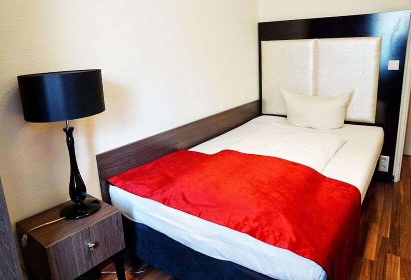 בית מלון כפרי Admiral