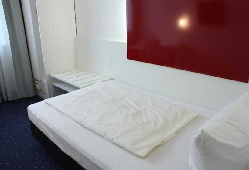 בית מלון כפרי Admiral