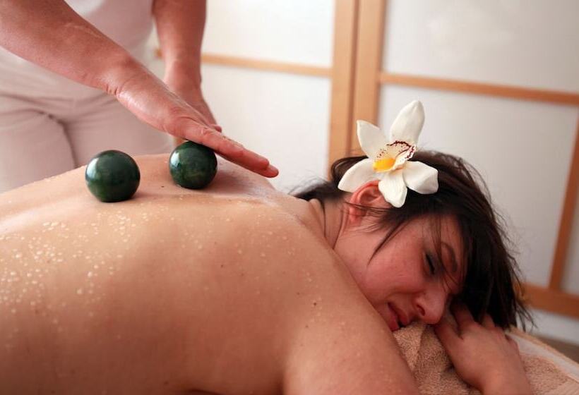 Отель Am Hirschhorn   Wellness   Spa   And More