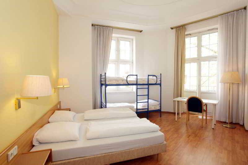 Otel a&o Karlsruhe Hauptbahnhof