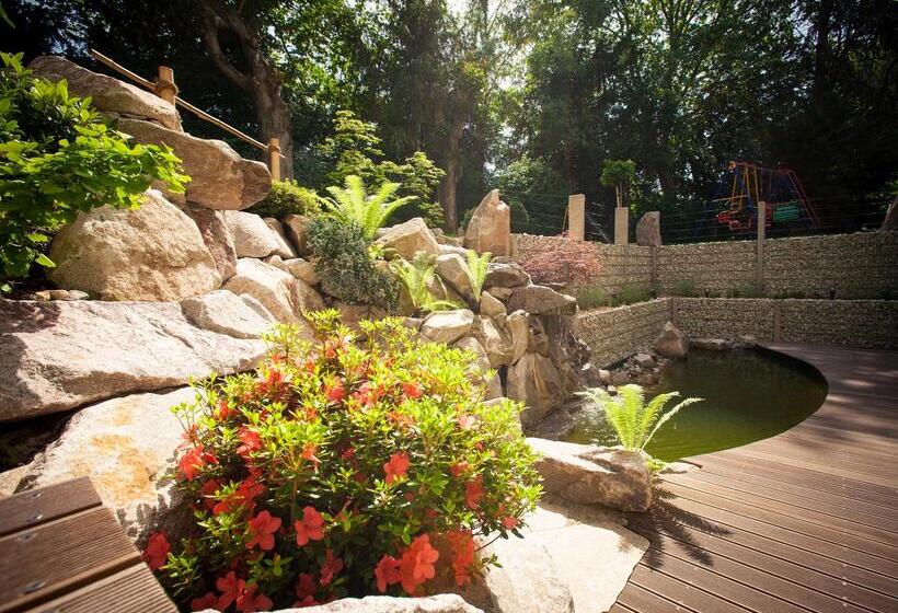 בית מלון כפרי Azenberg