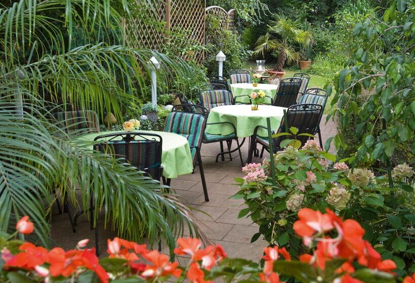 בית מלון כפרי Azenberg