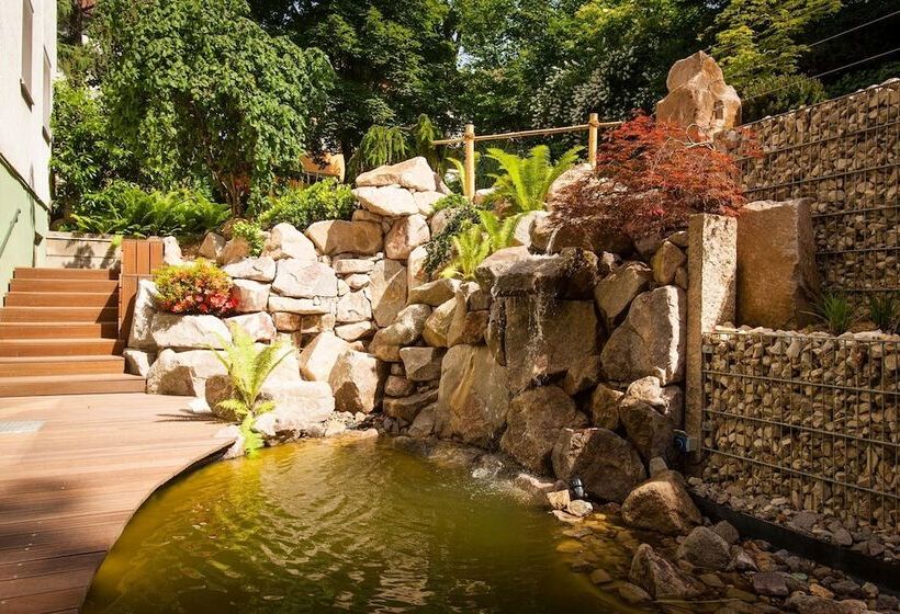 בית מלון כפרי Azenberg