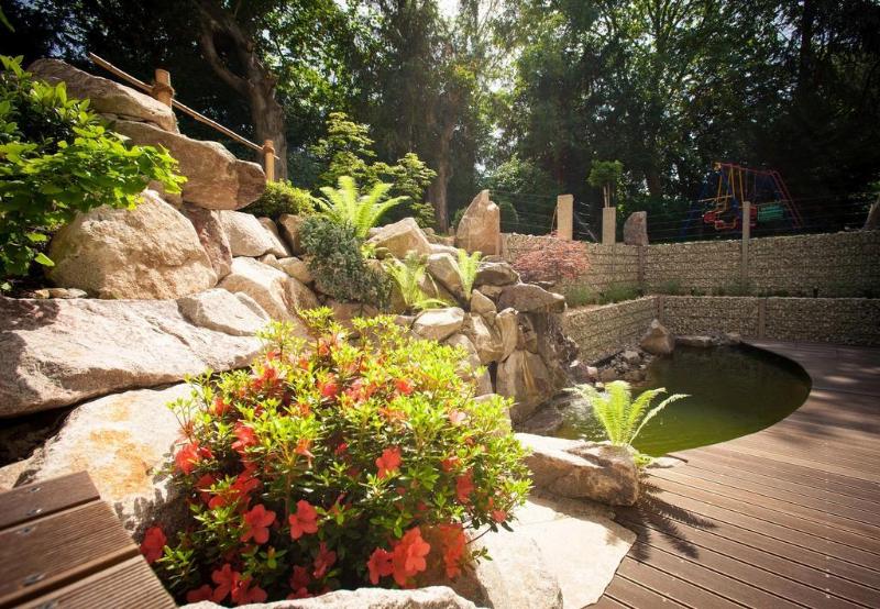 בית מלון כפרי Azenberg