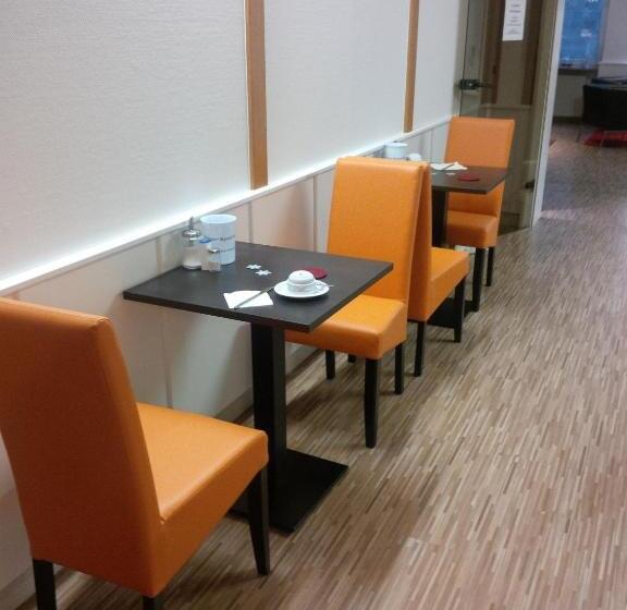 هتل Barbarossa Karlsruhe Stadtmitte