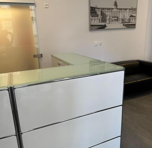 هتل Barbarossa Karlsruhe Stadtmitte