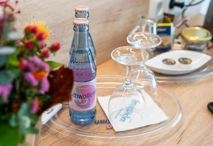 ホテル Bergschloßchen