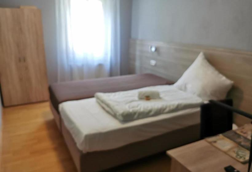 Отель Brunnenhof