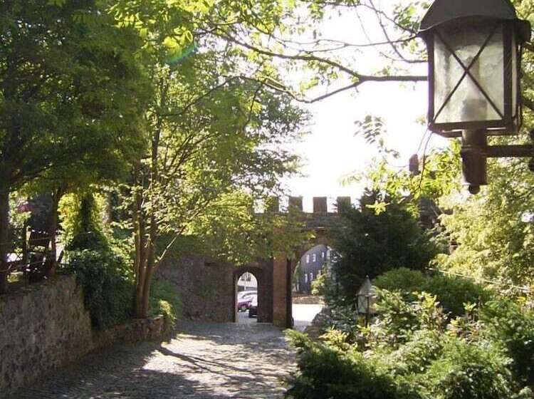 Burghotel Staufenberg