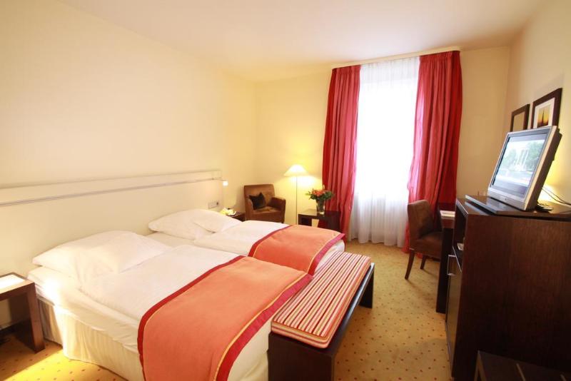 בית מלון כפרי Central