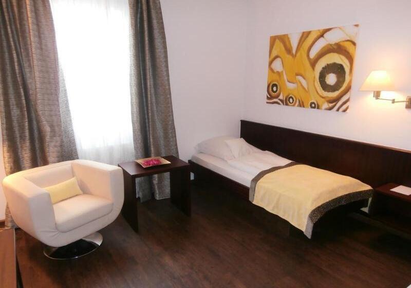 בית מלון כפרי Central