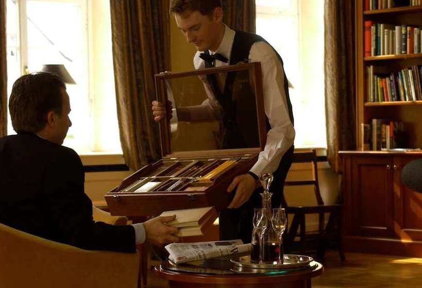 ホテル Deidesheimer Hof