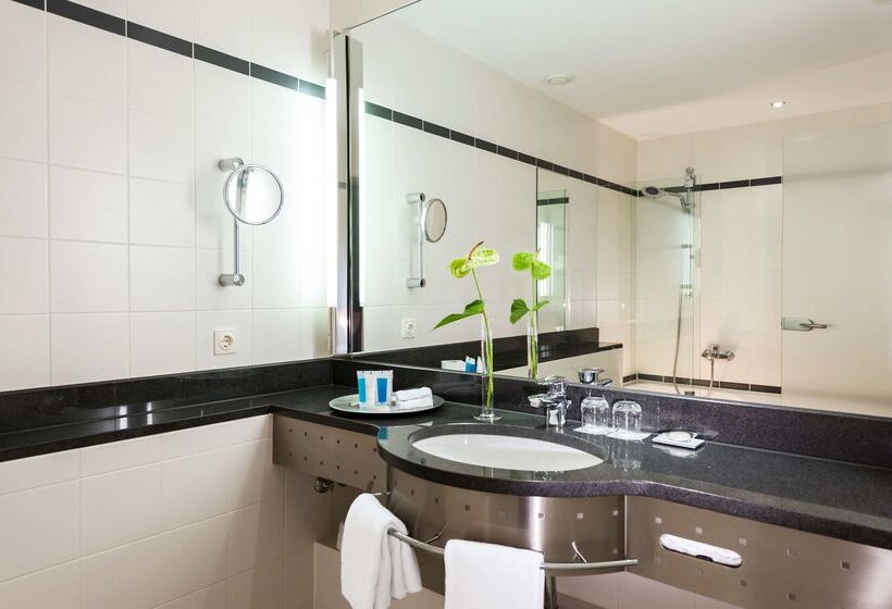 فندق Dorint Pallas Wiesbaden