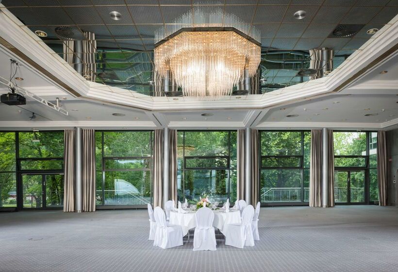 فندق Dorint Pallas Wiesbaden