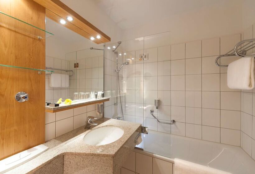 בית מלון כפרי Dorint Resort Winterberg