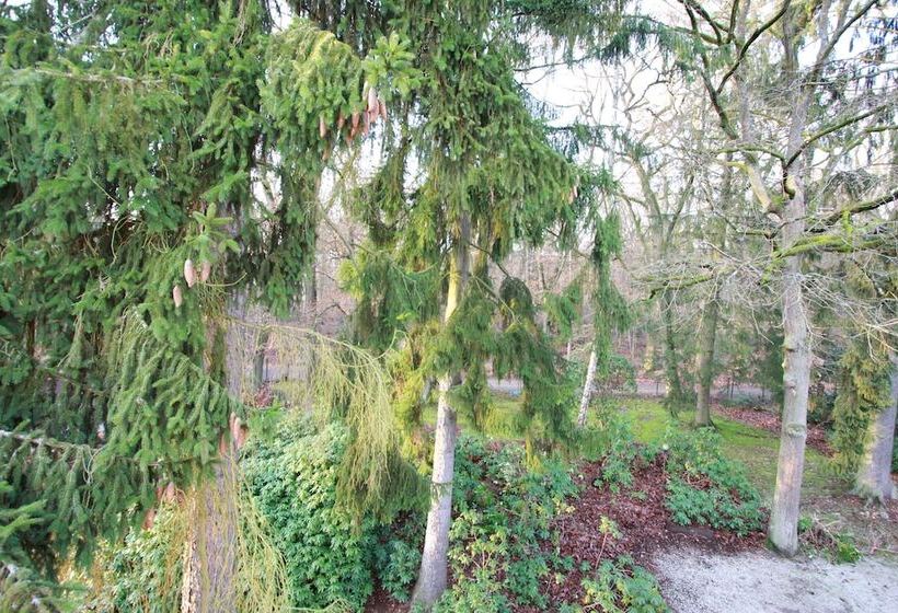 Отель Hardtwald